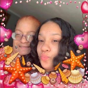 Meet your Posher, Adelaida